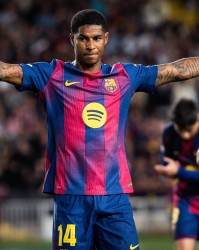 开云体育官方网-3000万欧太高！记者：巴萨本月将和曼联会面，探讨买断拉什福德